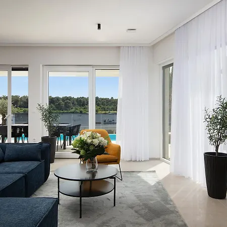 Estrella In For 10 People With Sauna & Whirpool Just 6 M From The Sea Βίλα