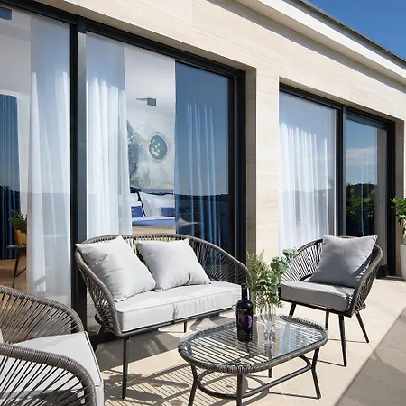Villa Estrella In For 10 People With Sauna & Whirpool Just 6 M From The Sea Medulin