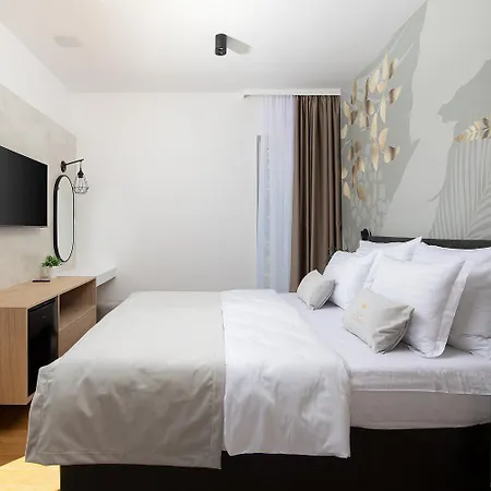 Estrella In For 10 People With Sauna & Whirpool Just 6 M From The Sea Medulin