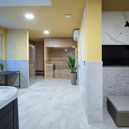 Estrella In For 10 People With Sauna & Whirpool Just 6 M From The Sea * Medulin