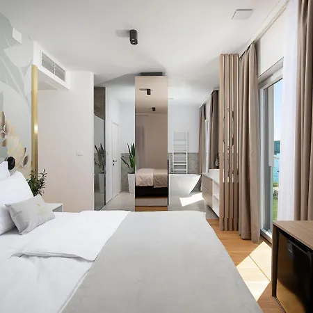 Estrella In For 10 People With Sauna & Whirpool Just 6 M From The Sea Villa Medulin