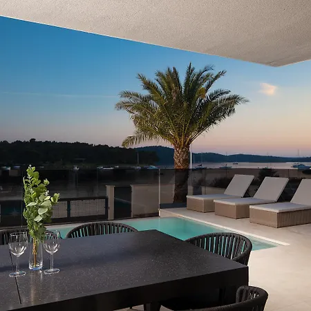 Estrella In For 10 People With Sauna & Whirpool Just 6 M From The Sea Villa Medulin