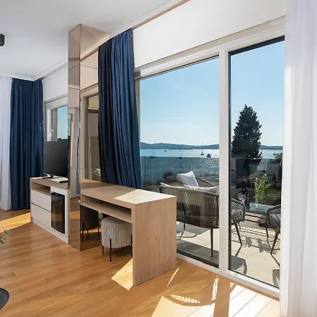 Estrella In For 10 People With Sauna & Whirpool Just 6 M From The Sea