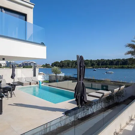 Villa Estrella In For 10 People With Sauna & Whirpool Just 6 M From The Sea